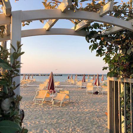 Hotel Locanda Delle Dune Белларія-Іджеа-Марина Екстер'єр фото