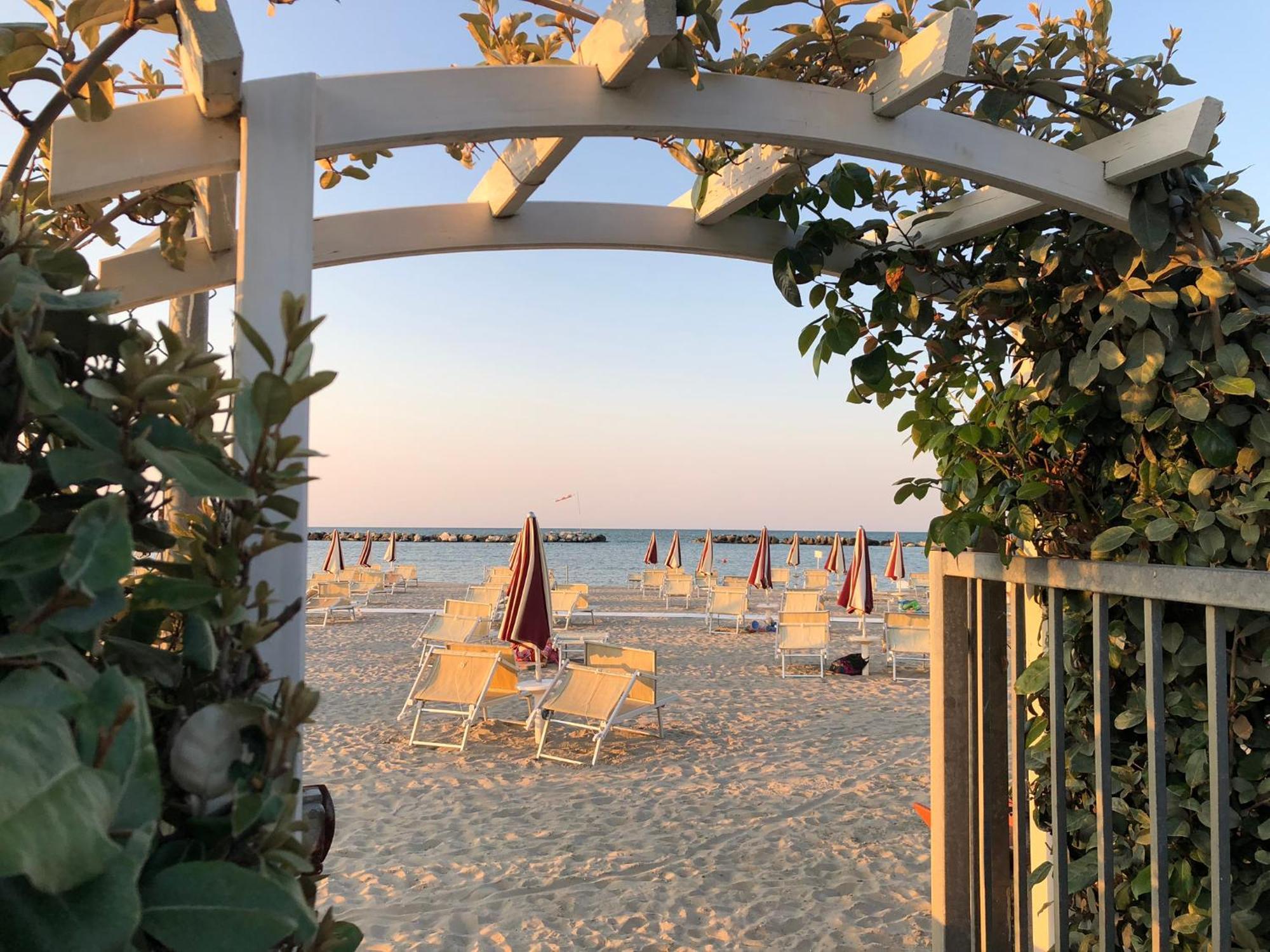 Hotel Locanda Delle Dune Белларія-Іджеа-Марина Екстер'єр фото